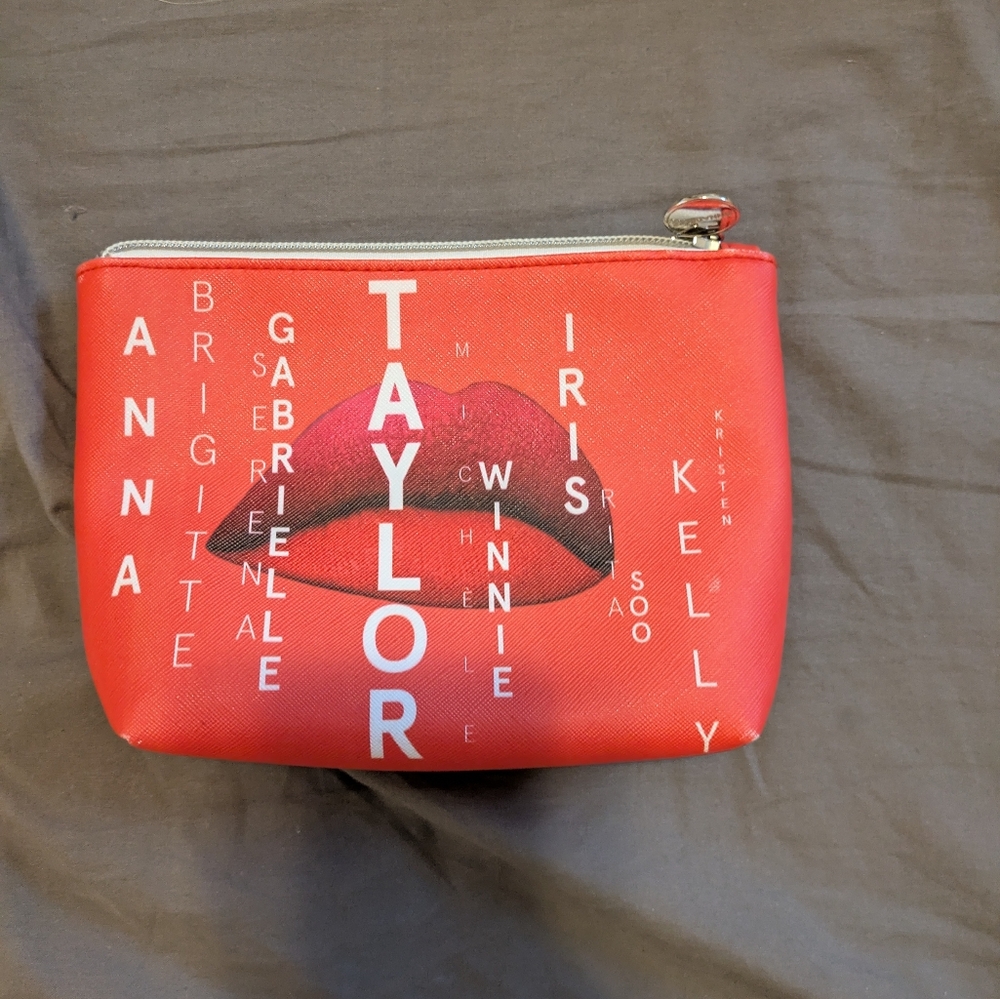 🦋5/25$ Annabelle Red Cosmetic Bag